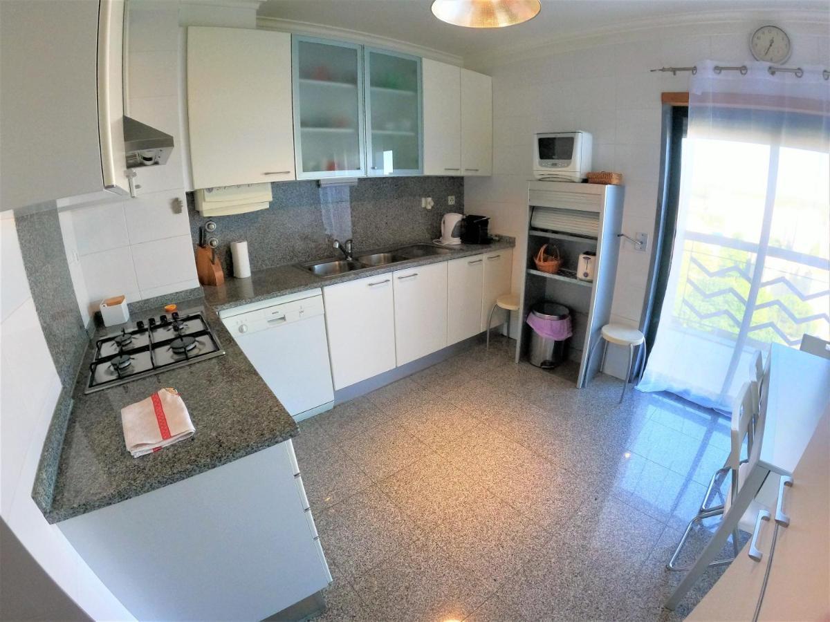 Lisbon 2 Bedroom Apartment With Balcony In Algés Exterior photo