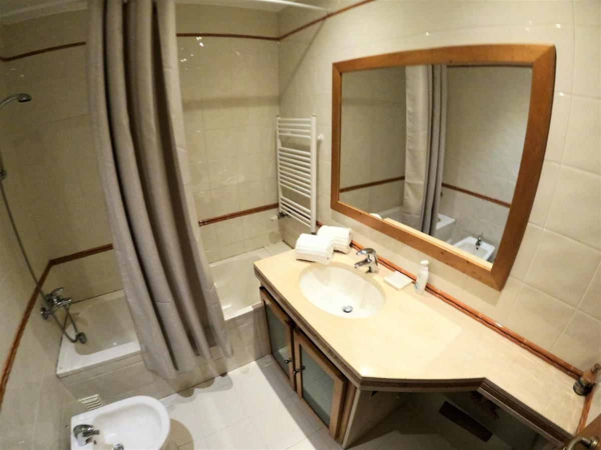 Lisbon 2 Bedroom Apartment With Balcony In Algés Exterior photo