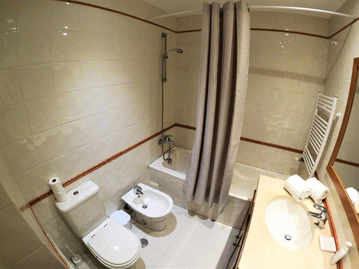 Lisbon 2 Bedroom Apartment With Balcony In Algés Exterior photo