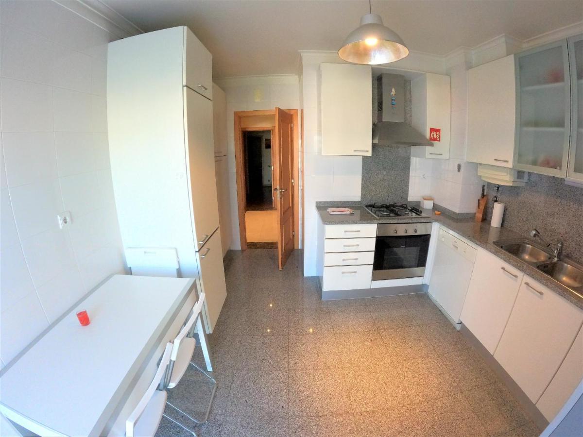 Lisbon 2 Bedroom Apartment With Balcony In Algés Exterior photo