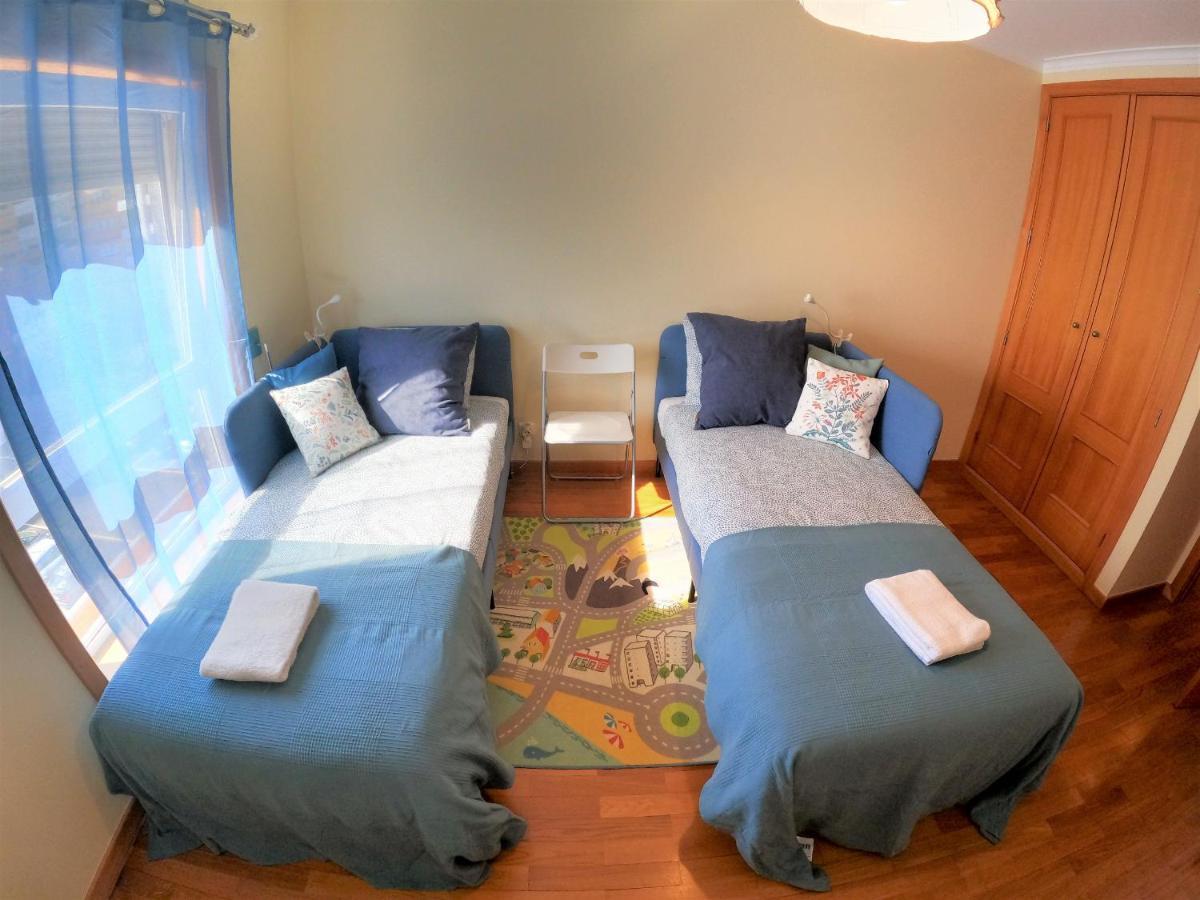 Lisbon 2 Bedroom Apartment With Balcony In Algés Exterior photo