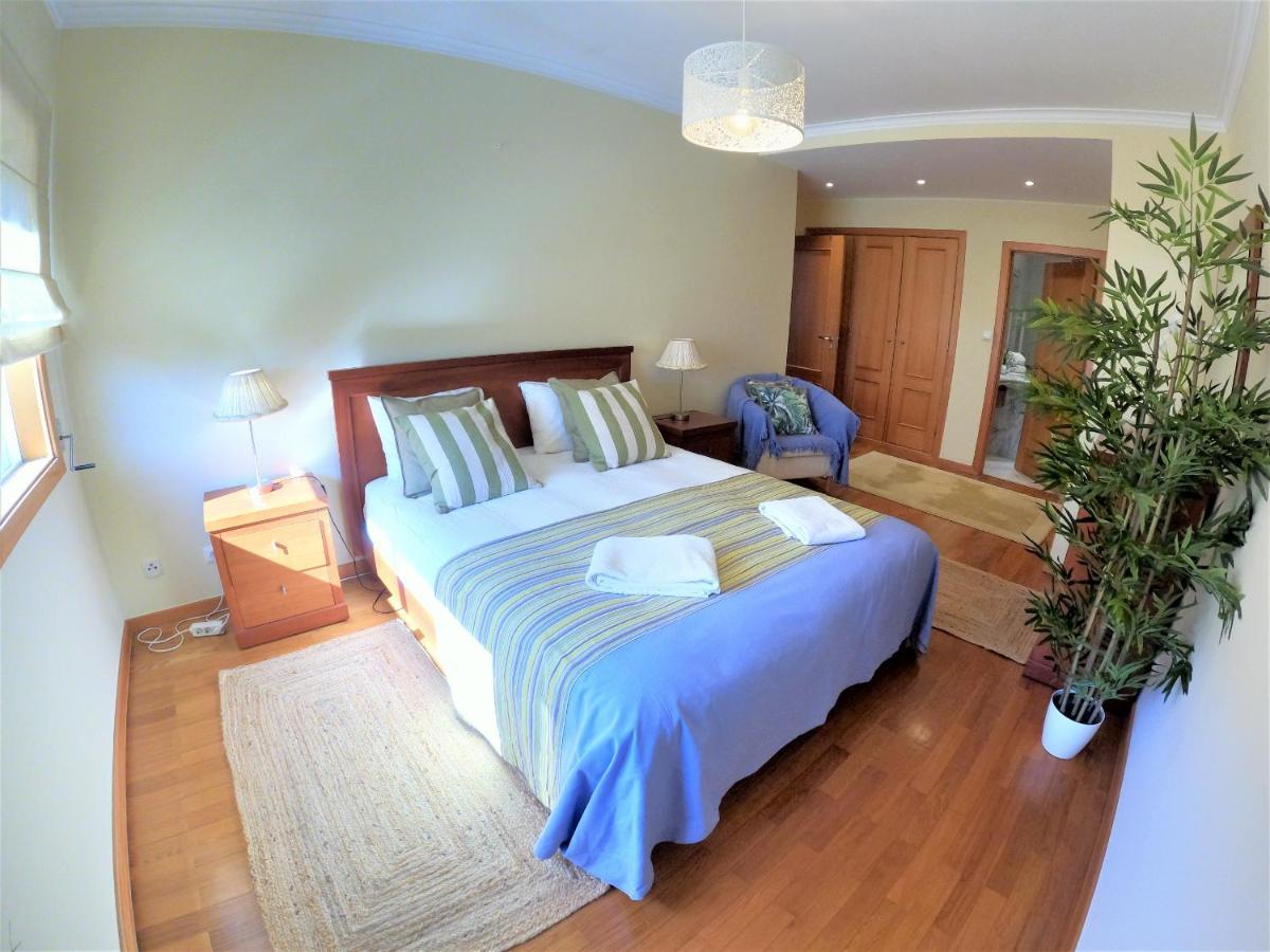 Lisbon 2 Bedroom Apartment With Balcony In Algés Exterior photo