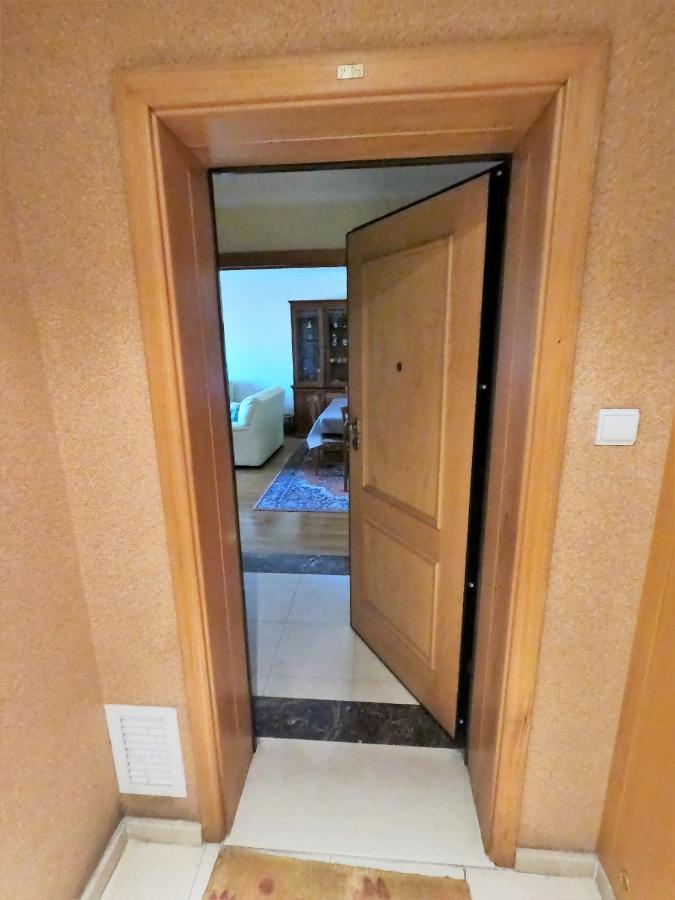 Lisbon 2 Bedroom Apartment With Balcony In Algés Exterior photo