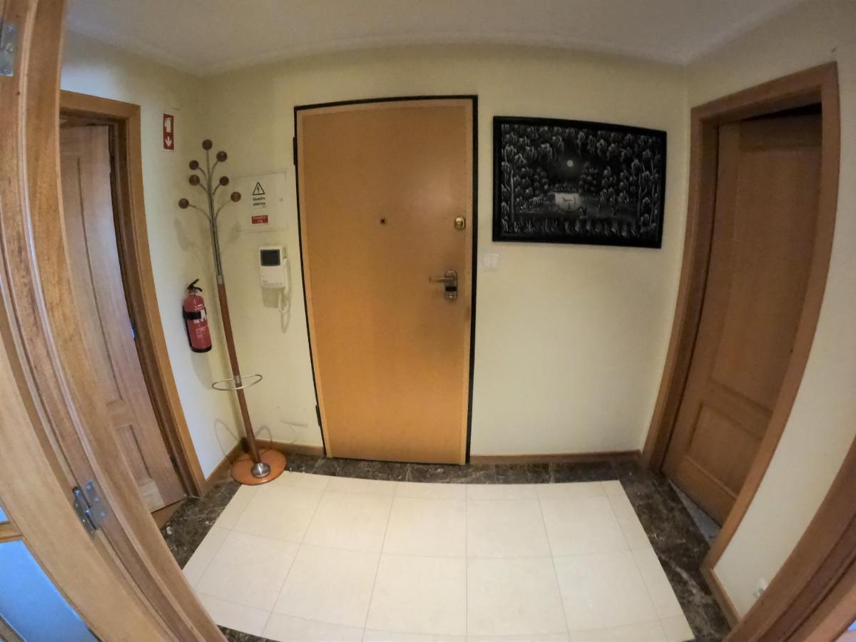Lisbon 2 Bedroom Apartment With Balcony In Algés Exterior photo