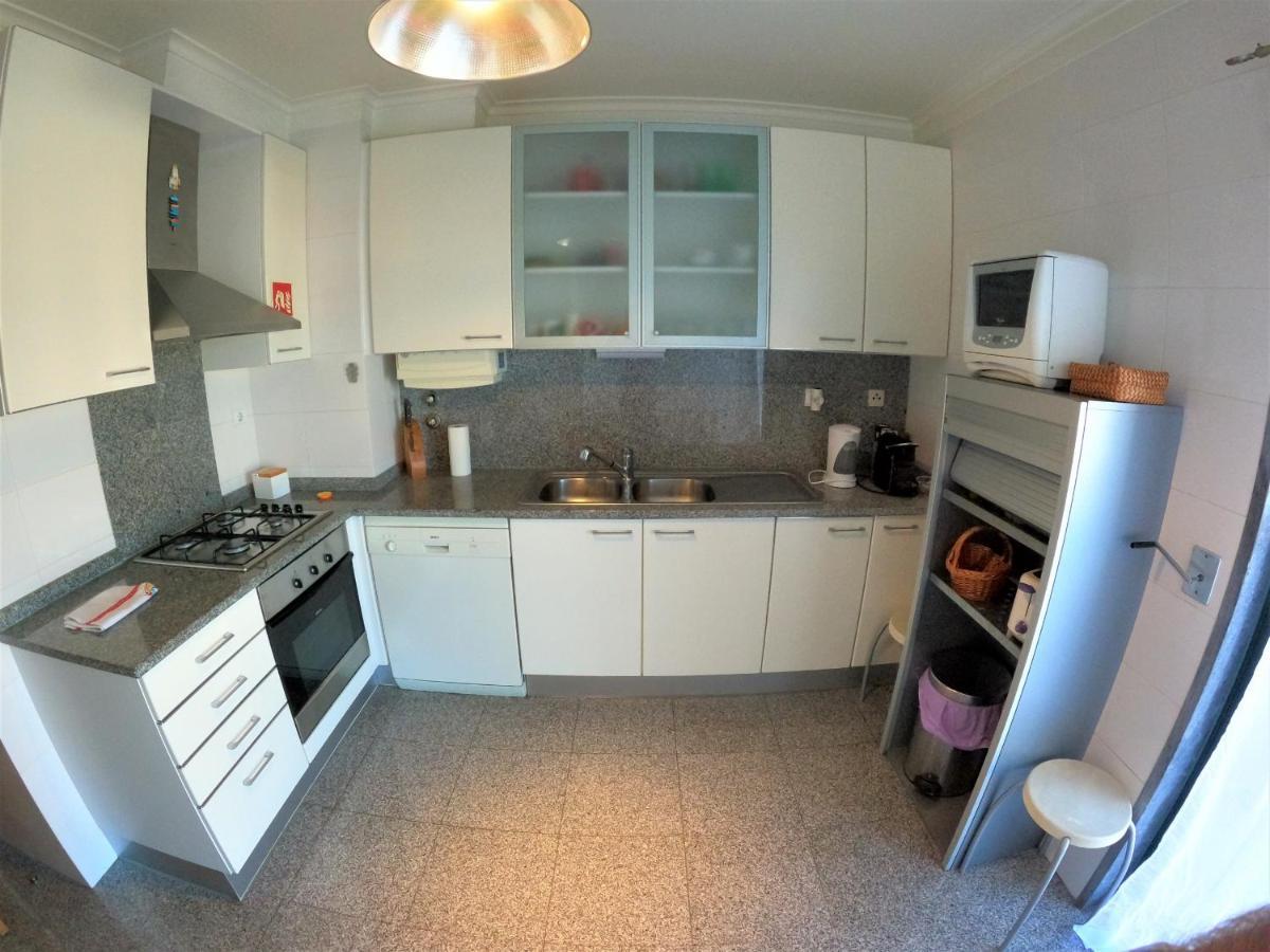 Lisbon 2 Bedroom Apartment With Balcony In Algés Exterior photo