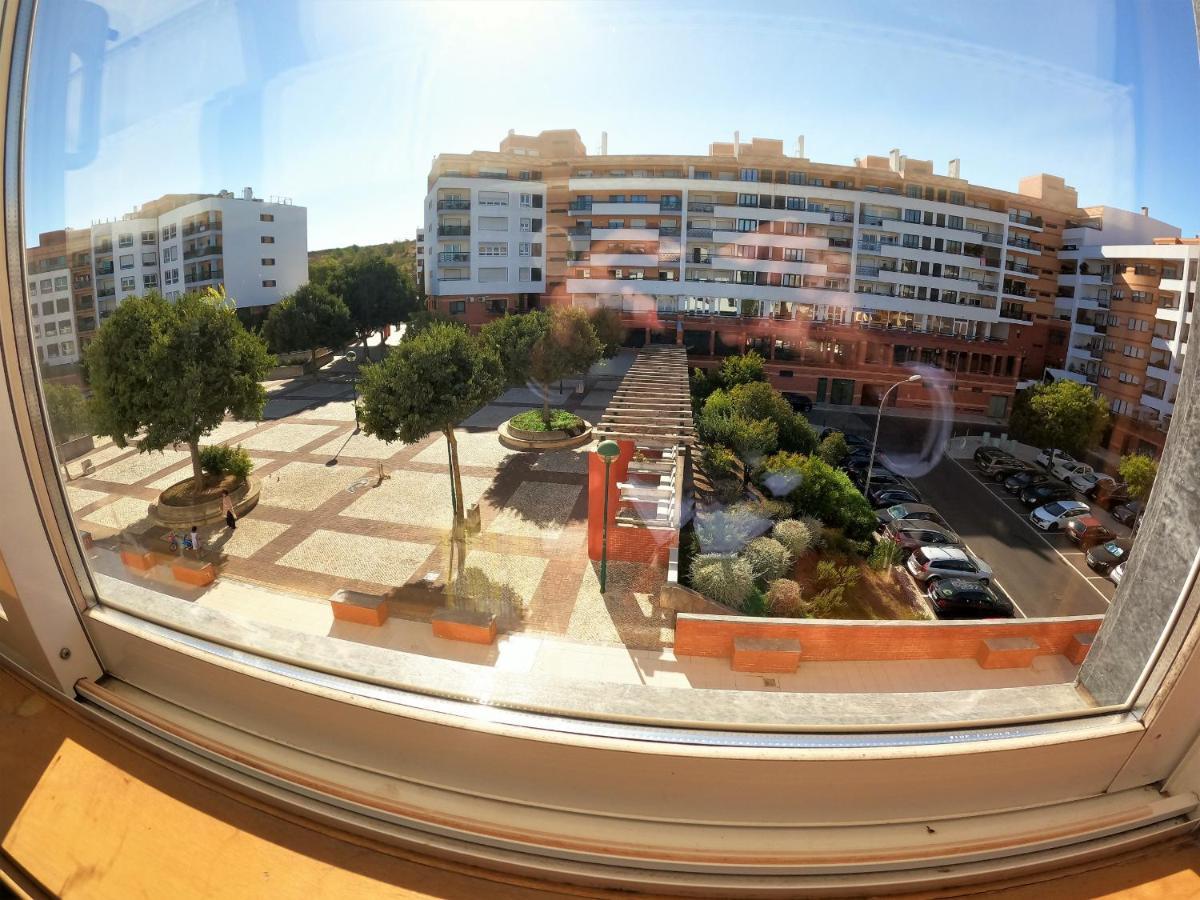 Lisbon 2 Bedroom Apartment With Balcony In Algés Exterior photo